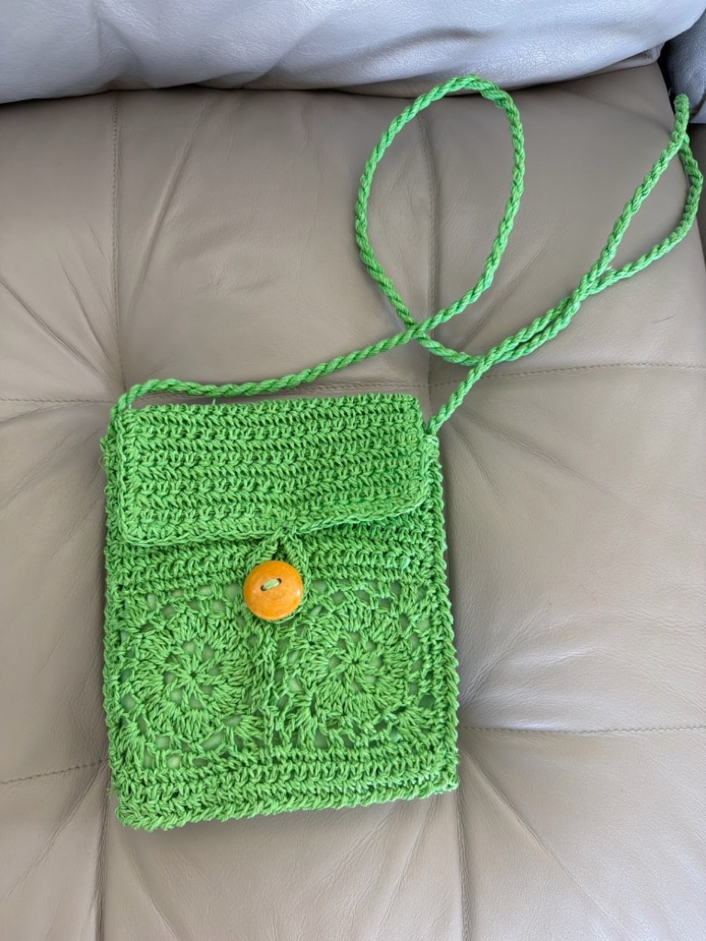 Green Crochet Crossbody Bag Boho Floral Wooden Button NWOT